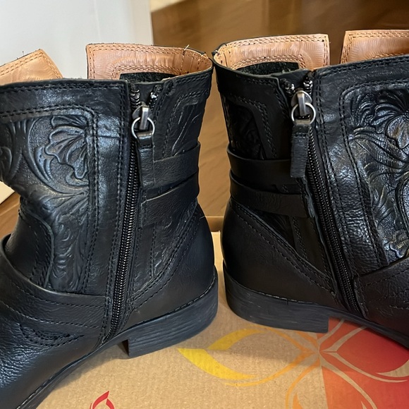 Comfortiva pillow top memory foam black boots - Picture 2 of 7